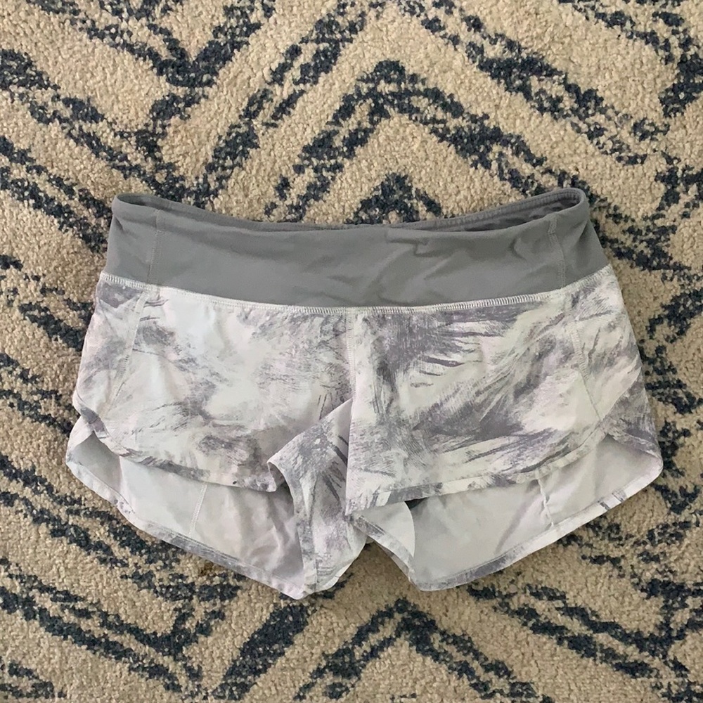Lululemon Speed Up short 2.5”